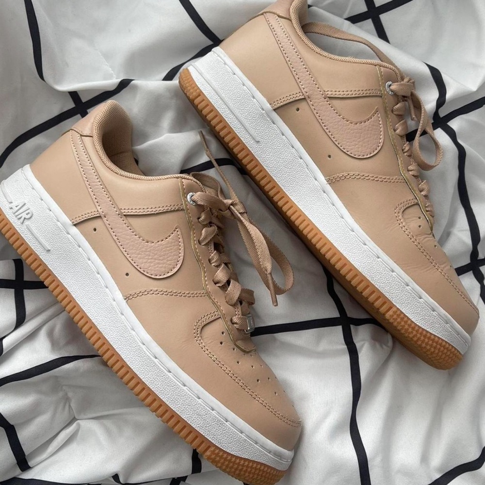 Woman’s air force ones. Size 6.5 woman’s. Like new